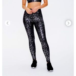 Mettalic leopard cheetah animal print leggings